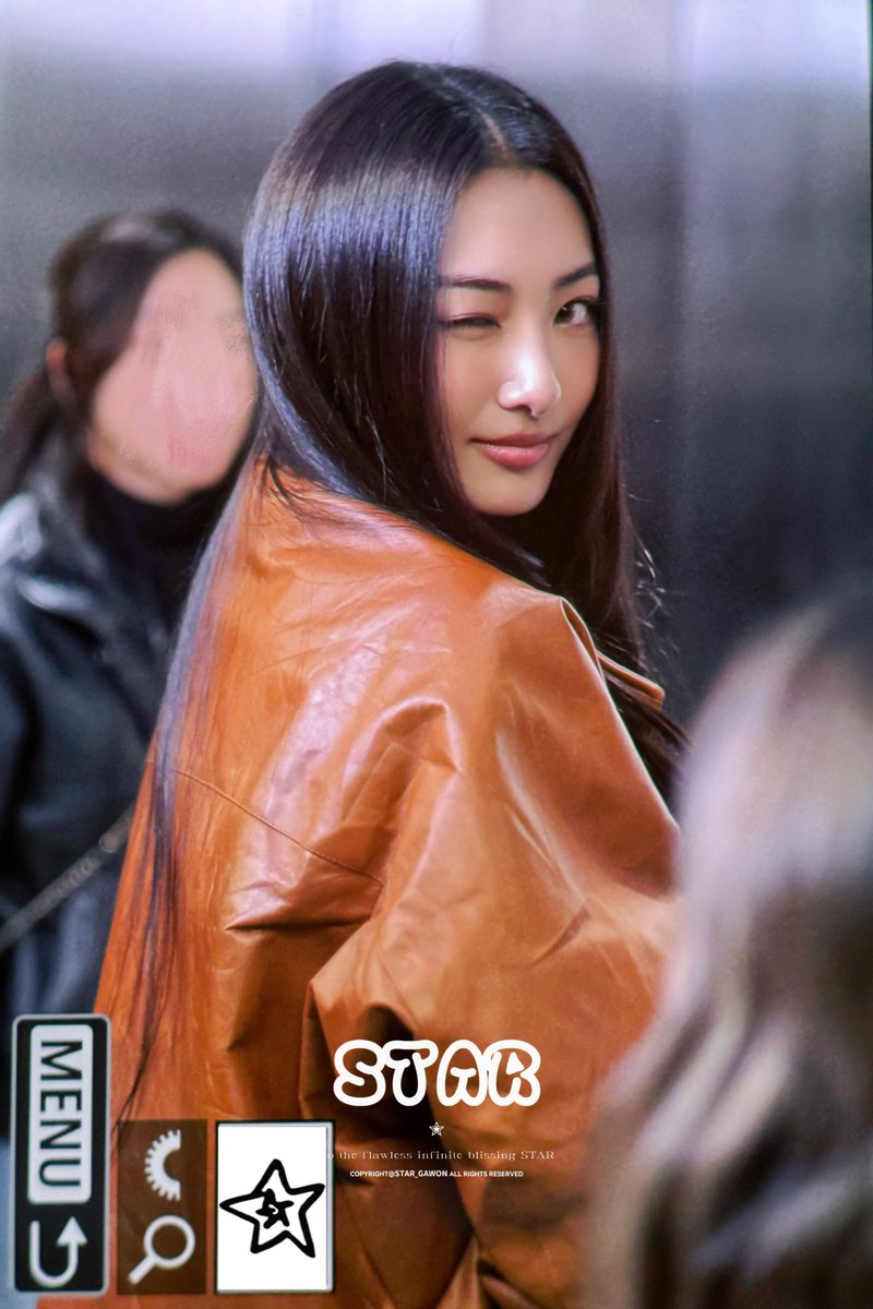 𝕊𝕋𝔸ℝ tweet media