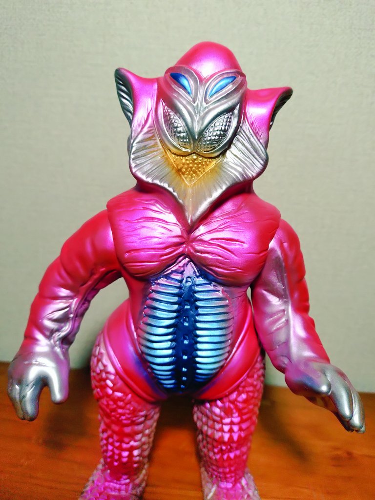 復刻堂　しわ怪獣　ピンク成形 ピンクやピンクメタリックが好きなのでこれはめちゃくちゃ刺さってまし