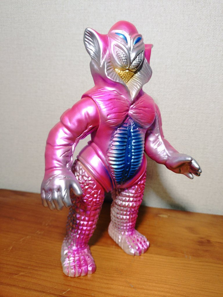 ピンクやピンクメタリックが好きなのでこれはめちゃくちゃ刺さってまし