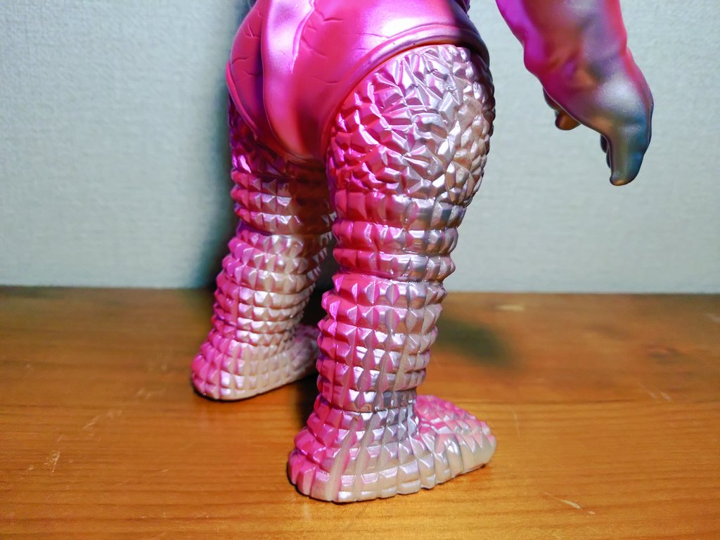 ピンクやピンクメタリックが好きなのでこれはめちゃくちゃ刺さってまし ピンクやピンクメタリックが好きなのでこれはめちゃくちゃ刺さってまし