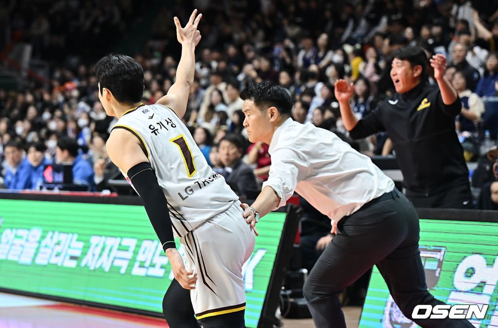 [사진] 유기상 3점슛 성공에 조상현 감독 엉덩이 툭m.sports.naver.com/basketball/art…
개웃