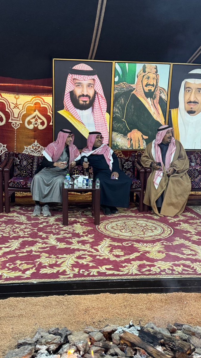 تشرفنا يوم الأمس بمشاركة الشاعر عزام الخريف والشاعر ليلان الرشيدي في كشتة الشعراء في مضيف الزهور الربيعية🌿

أمسية ثرية بالكلمة والحضور، شكرًا لإبداعكم 🤍
#كشتة_الشعراء #تمير #الشعر_الشعب