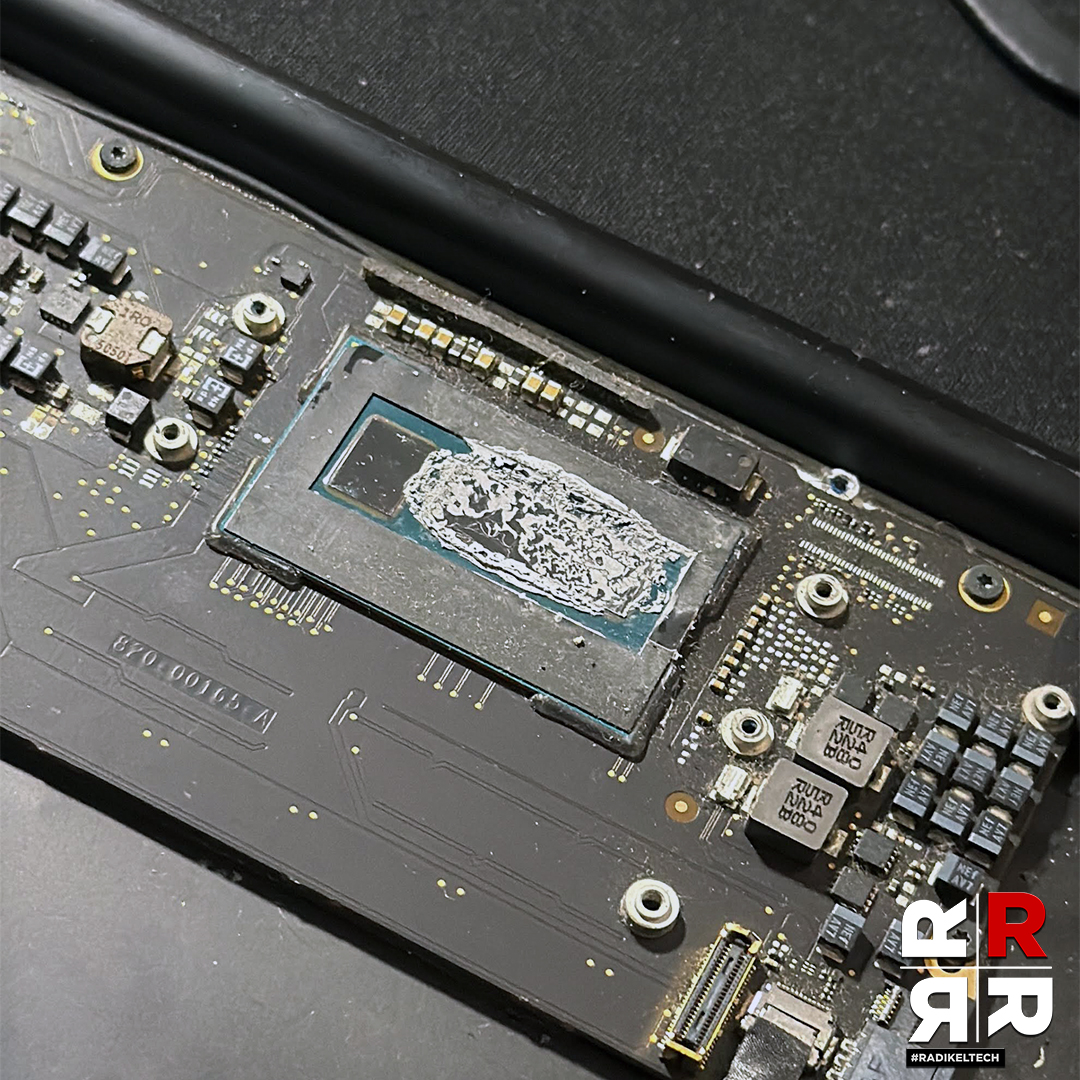 RadikelTech's tweet photo. MacBook Air (13-inch, 2017)
-Masalah tak boleh on
-Pembaikan logicboard
-Pembersihan habuk dan penggantian thermal paste

Hubungi kami melalui WhatsApp dengan klik link ini untuk respon pantas:
https://t.co/P5o3Gz3KMv https://t.co/aRopXL5LWg