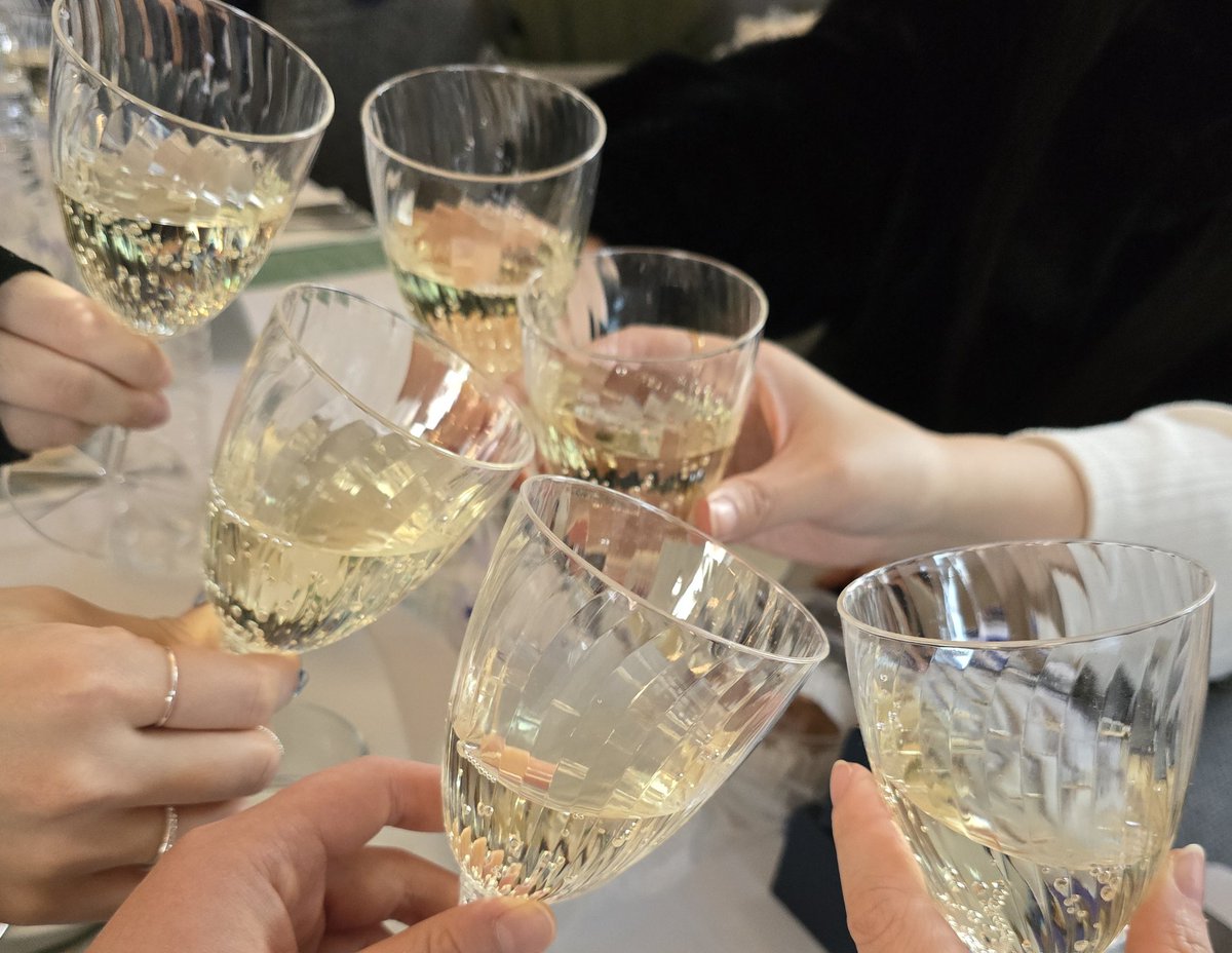 chmun_'s tweet image. 미스터블루 작가파티에 다녀왔습니다~ 넘 즐거웠고....오늘은 좀 쉴게....