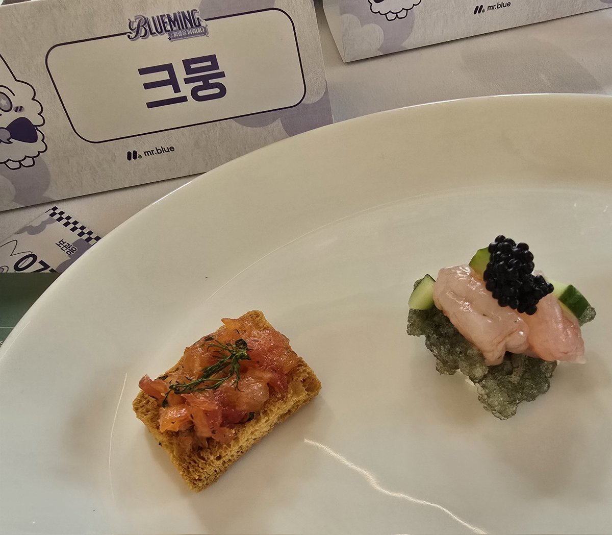 chmun_'s tweet image. 미스터블루 작가파티에 다녀왔습니다~ 넘 즐거웠고....오늘은 좀 쉴게....