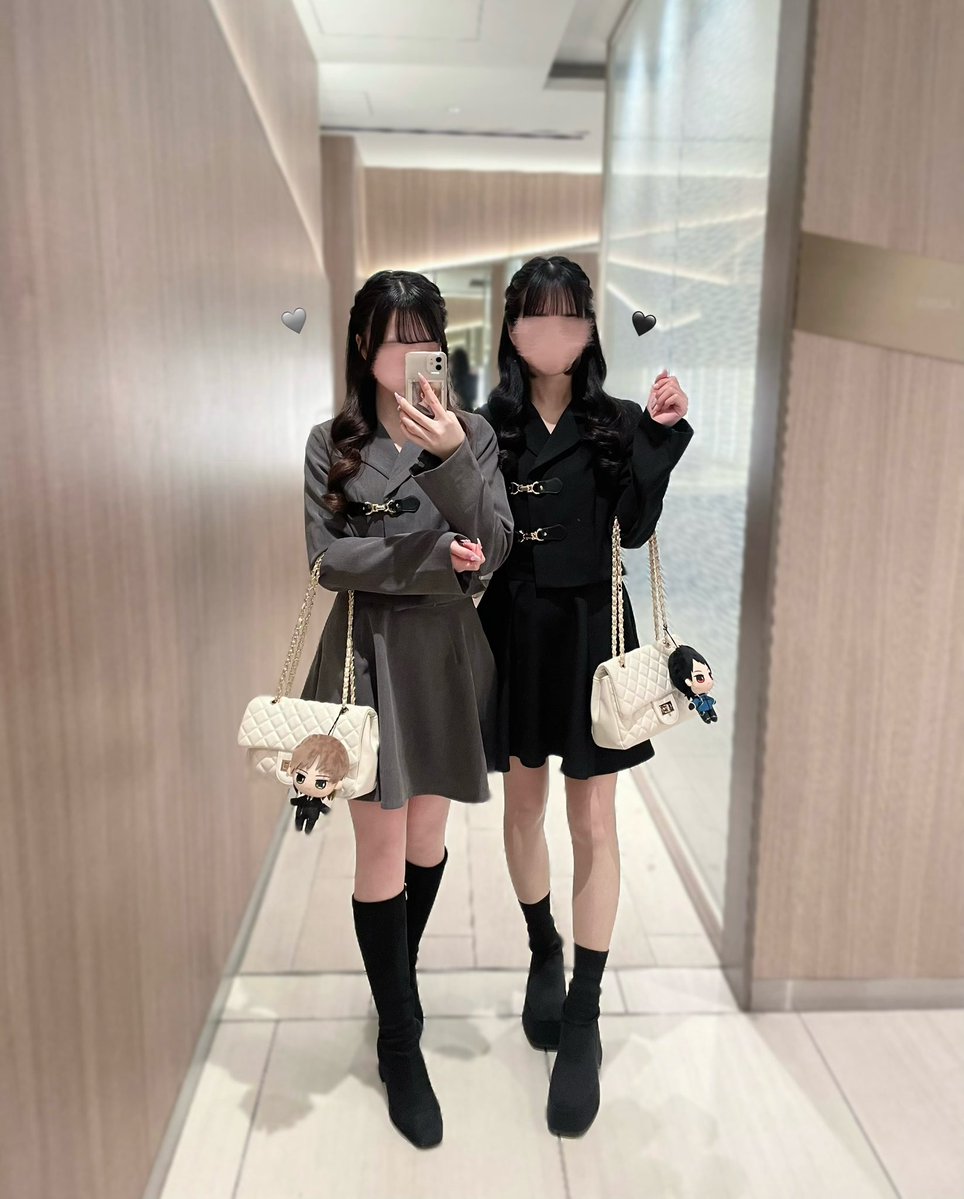 triggeron_'s tweet image. ヘアメも服もバッグもお揃い👶🏻👶🏻🤍手巻きと丼の寿司ランチ、お茶漬けに味変も出来て2000円台で大満足の美味しさだったᴗ ⩊ ᴗ✨