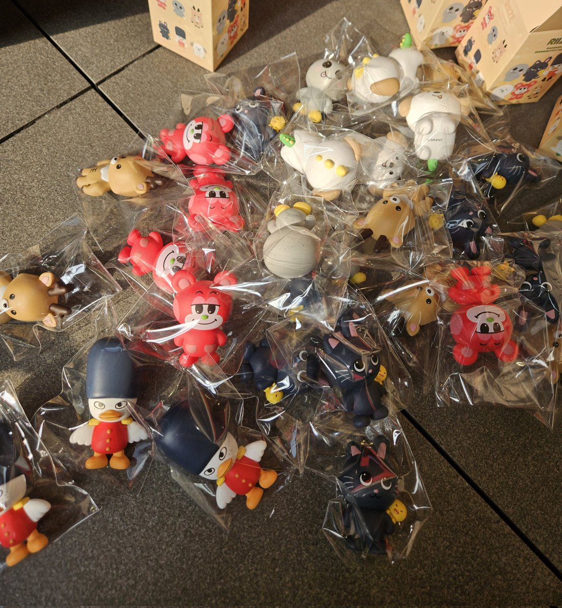 AtmosphereGo's tweet image. Open [CHARACTER FIGURE RIIZE] 

• online sales by web (by HC &amp;gt; est arrived week 1/2 feb)
Chara figure 185k | dp 150k

• online sales (rilis on april)
peek-up figure 180k | dp 150k