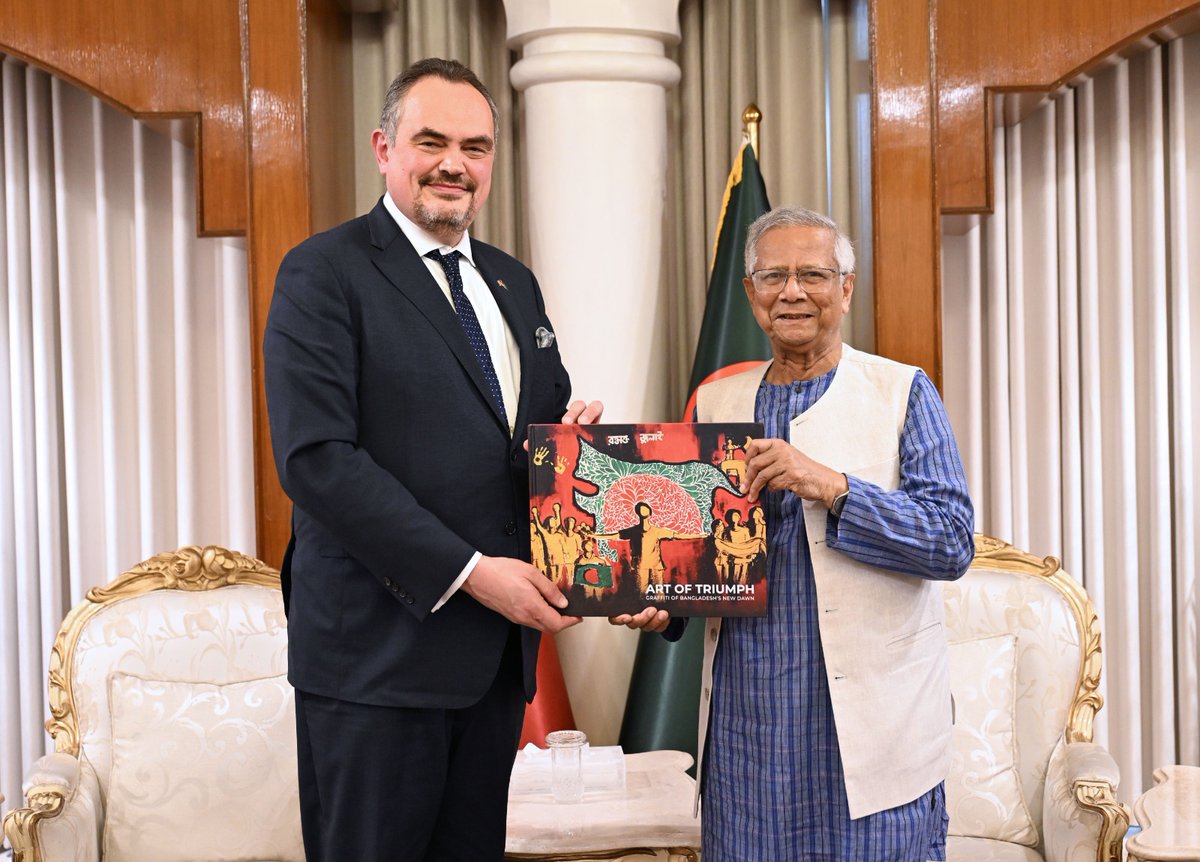 USAmbBangladesh's tweet photo. I had the honor to meet Chief Advisor Muhammad Yunus. We had a good meeting about U.S.-Bangladesh cooperation in economic, security, and other key sectors that will enrich and protect both of our countries. https://t.co/r4VubJZViL