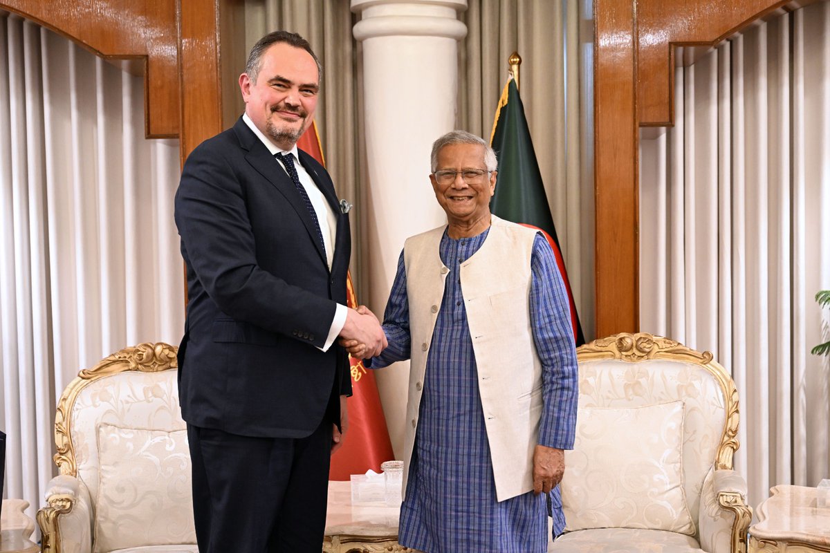 USAmbBangladesh's tweet photo. I had the honor to meet Chief Advisor Muhammad Yunus. We had a good meeting about U.S.-Bangladesh cooperation in economic, security, and other key sectors that will enrich and protect both of our countries. https://t.co/r4VubJZViL
