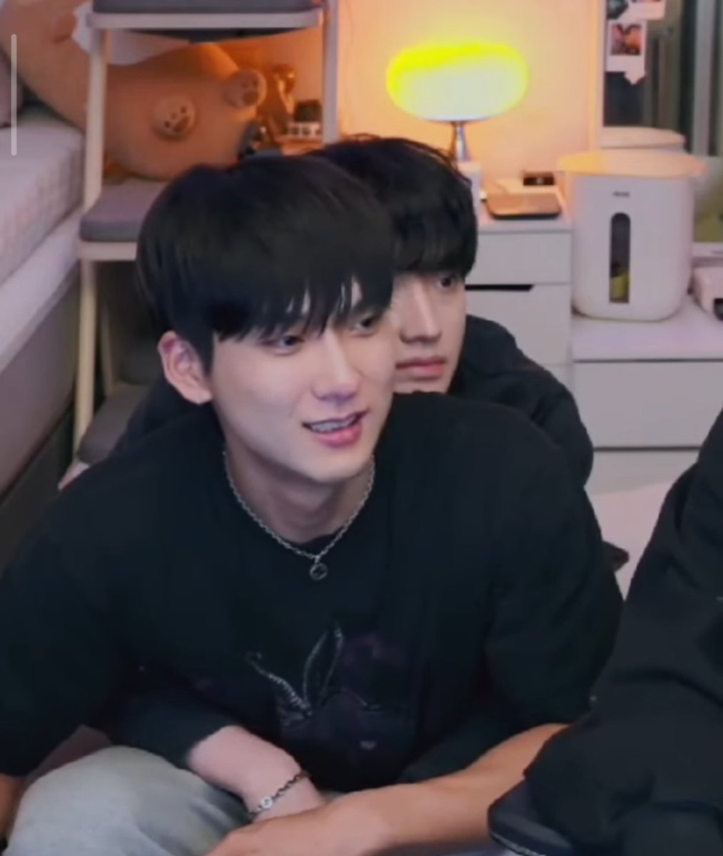 feelsoyoung27's tweet image. Lee Hyun Jun (Changmin Ex) 
This world is so small lmao, all of Changmin’s exes ended up on HISMAN lol
#HisMan4 #남의연애4