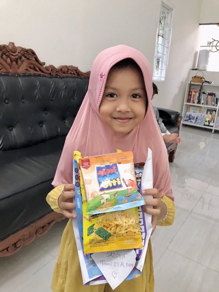 liliyaaw's tweet photo. Semoga Allah mudahkan segala urusan kakak.
Jam 11:00 pulang sekolah
Jam 11:15 bimbel calistung dan tilawati
Jam 13:30 private dirumah ngaji iqra
Jam 14:30 ngaji di tpq
Sungguh Hari hari kakak sangatlah padat, https://t.co/mSgp089laZ