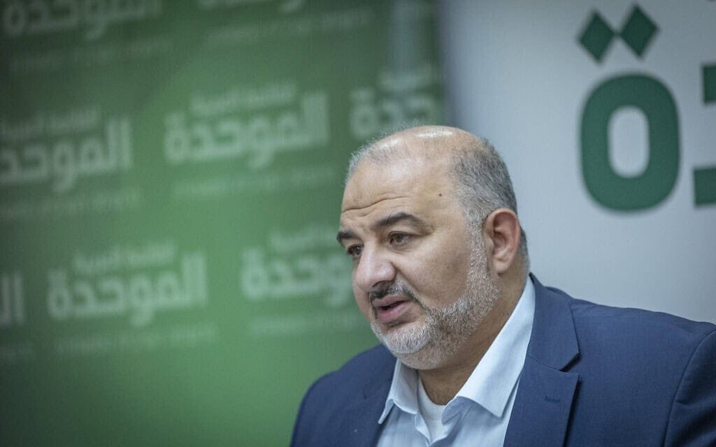 lirishavit's tweet image. מנסור עבאס: גנץ דן איתי ועם לפיד ולוין על תמיכה מבחוץ בממשלת נתניהו והקמת "ממשלת שחרור החטופים" (וויינט)