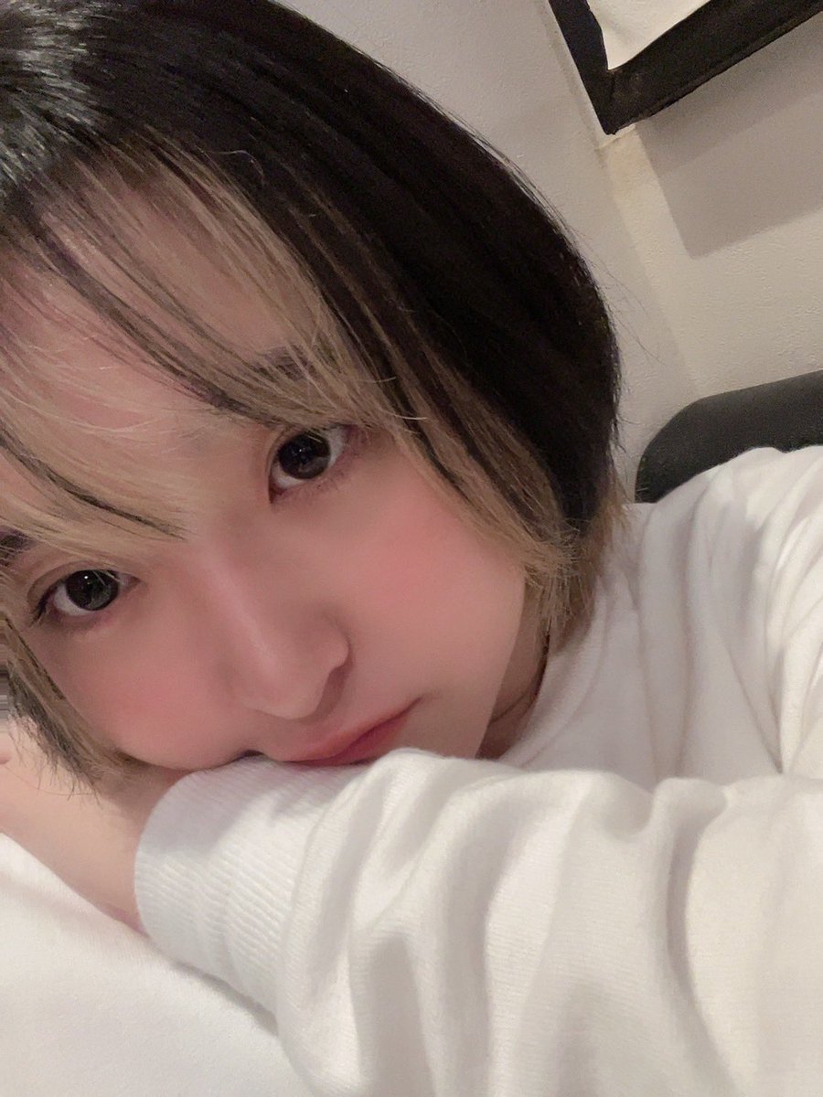YOTTA0701's tweet photo. 1/23

まさき20-0
ゆで22-5
さや0-5

昨日もありがとうございました！
本日も朝5時まで☀️
華金楽しんでいきましょ〜う❤️‍🔥

#新宿二丁目 #セクマイさんと繋がりたい　#レズビアン
#LGBTQ #ビアンバー
#YOTTA #YOTTAで酔った https://t.co/lLg1bhUqkn