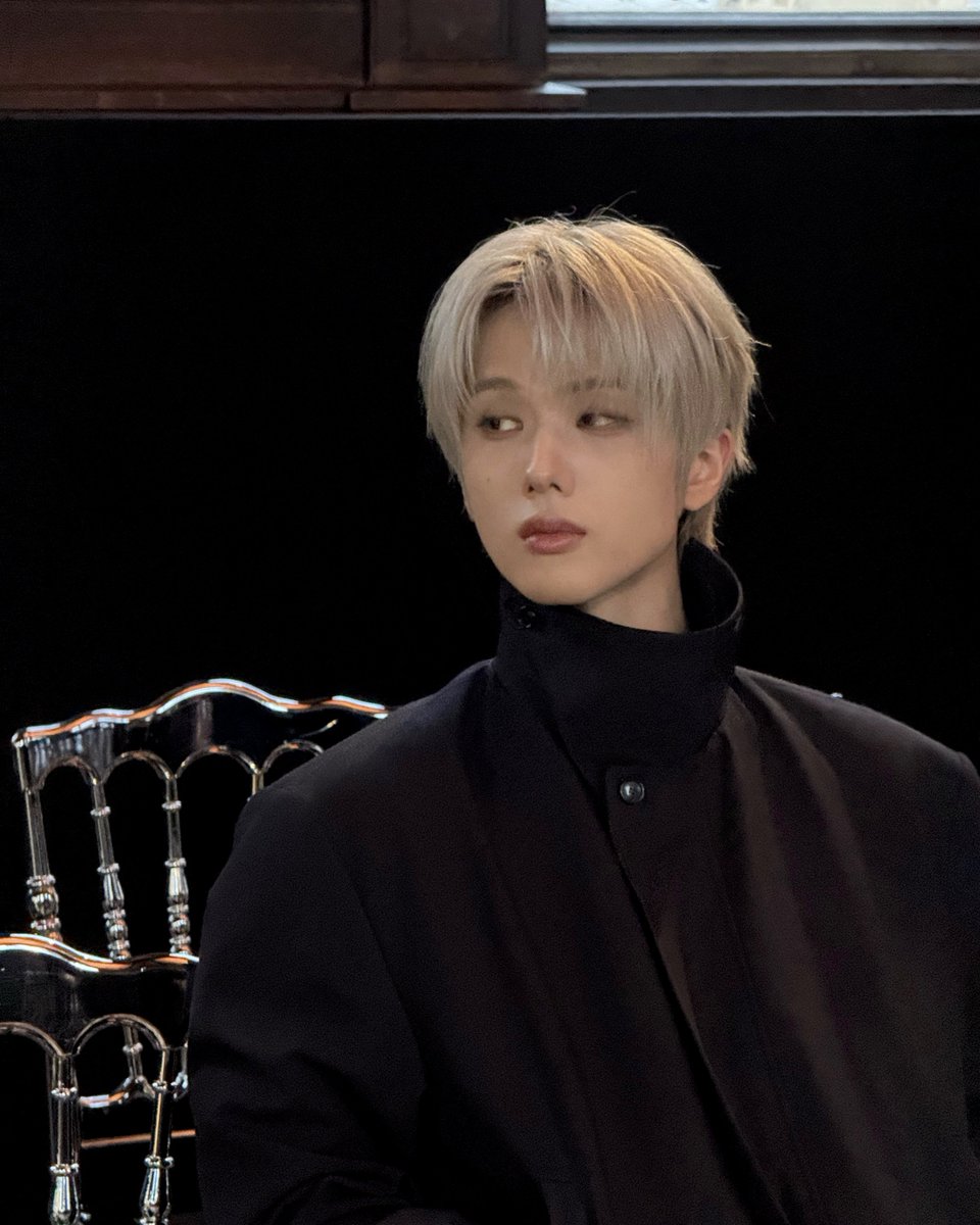 bonusbns_'s tweet image. TALL, FINE, GORGEOUS 🩶🖤

JISUNG AT SYSTEM FW26 #SYSTEMFW26xJISUNG