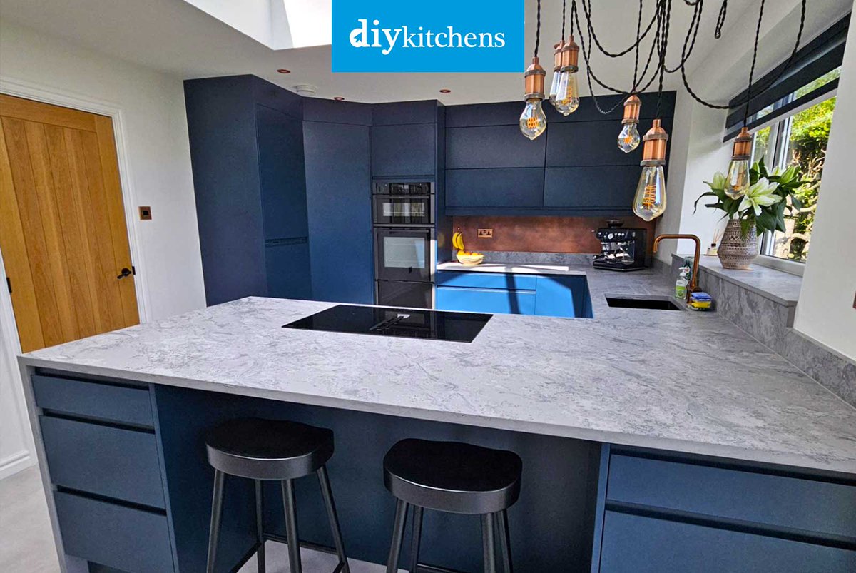 DIY_Kitchens's tweet image. 🌟 Jonathan &amp;amp; Chelcie from Kent shows us their completed Innova Luca Cobham Blue Handleless #kitchen, supplied by DIY Kitchens (Ref:4256) - bit.ly/CustomerKitche…

Visit diy-kitchens.com to see how much you could save on your dream kitchen! 

#luca #handlelesskitchens