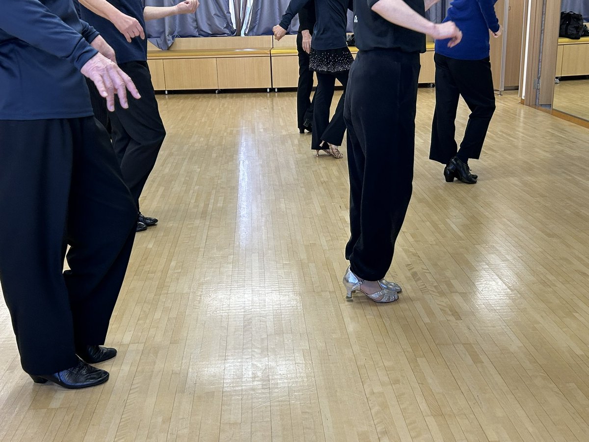 ORainbows's tweet image. 最近特に賑わってます！

うらら先生効果でしょうか？
生徒さんが和んでるからでしょうか？

他の教室と違う何かがある（新規の生徒さんより）ようです

という事で今日もうらら先生のラテンクラス気軽に開催中

#社交ダンス  #ラテン #ボールルーム