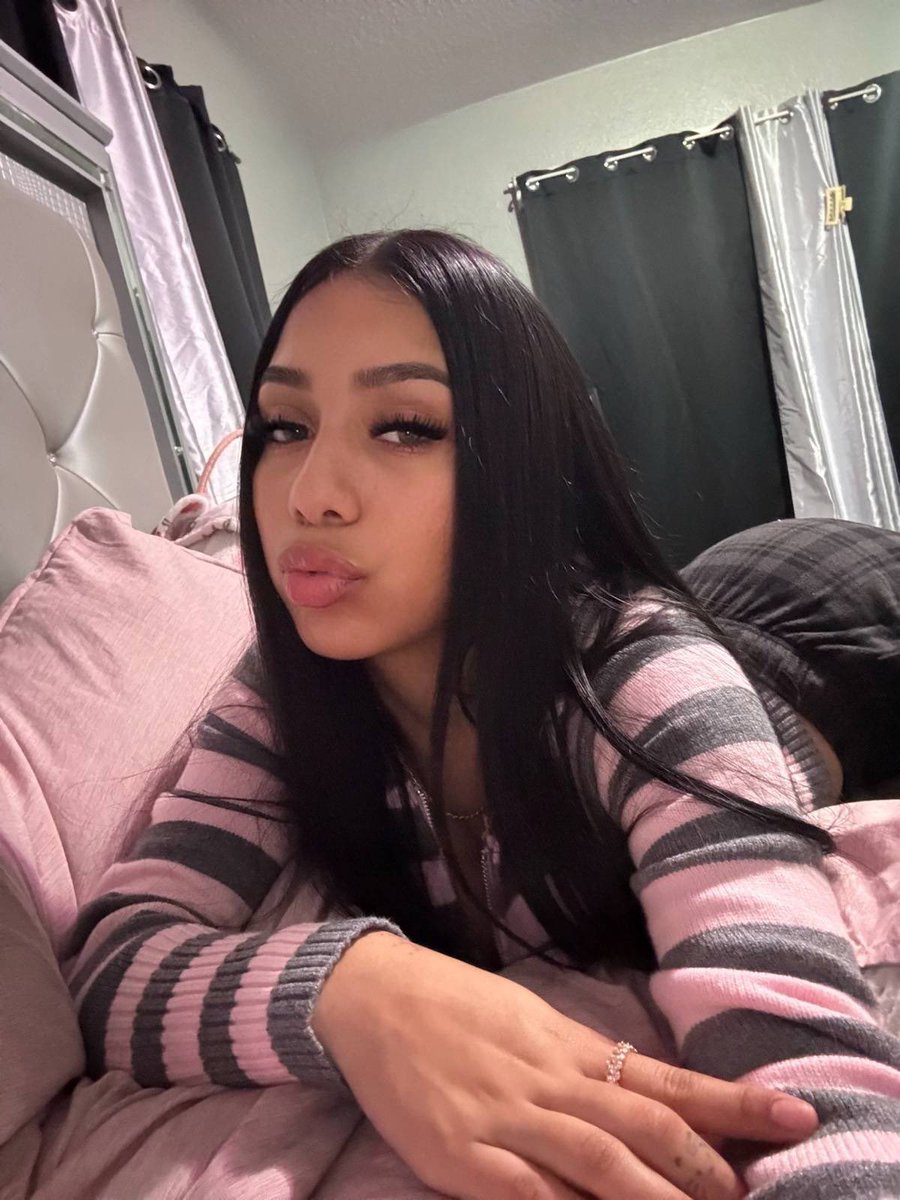 stacey🐾 tweet media