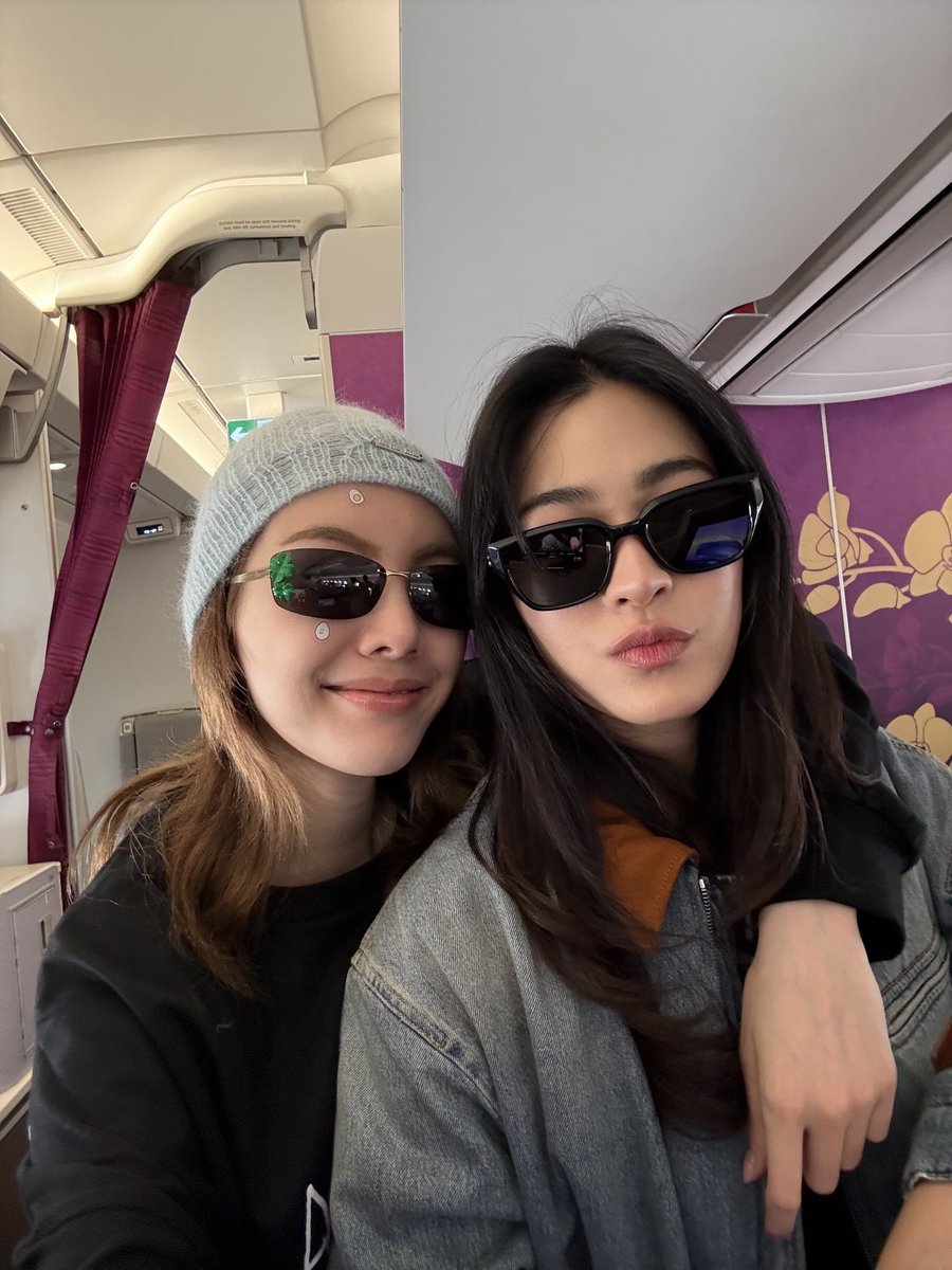 LingOrmCH3's tweet image. อะ ๆ เสิร์ฟของหวานยามบ่ายสักนิดนึงละกัน ☺️

#หลิงออม #LingOrm