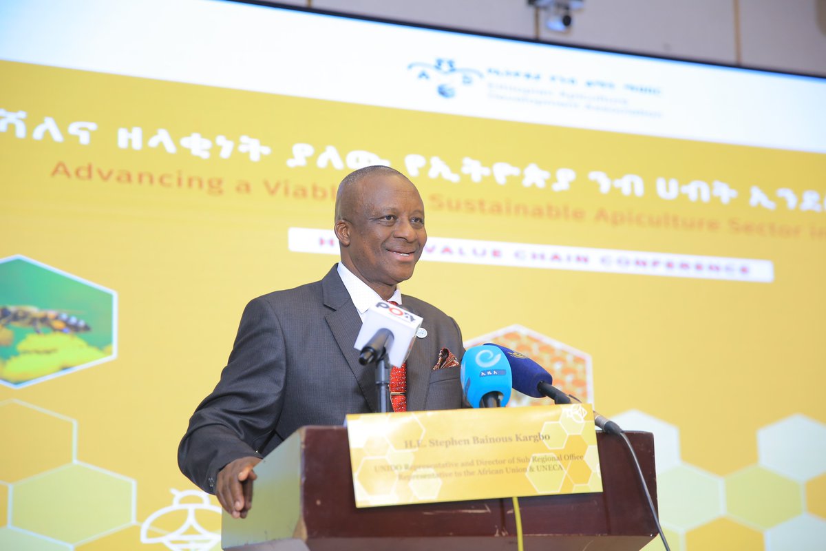 UNIDO_Ethiopia's tweet photo. “Market access is key if we want honey to translate into real prosperity for communities,” said the UNIDO Representative Dr. Kargbo at the conference held on advancing a viable and sustainable apiculture sector in Ethiopia. 🐝🇪🇹 #Apiculture #Ethiopia #UNIDO #GMMAP #EADA https://t.co/gHxWOx9b6X