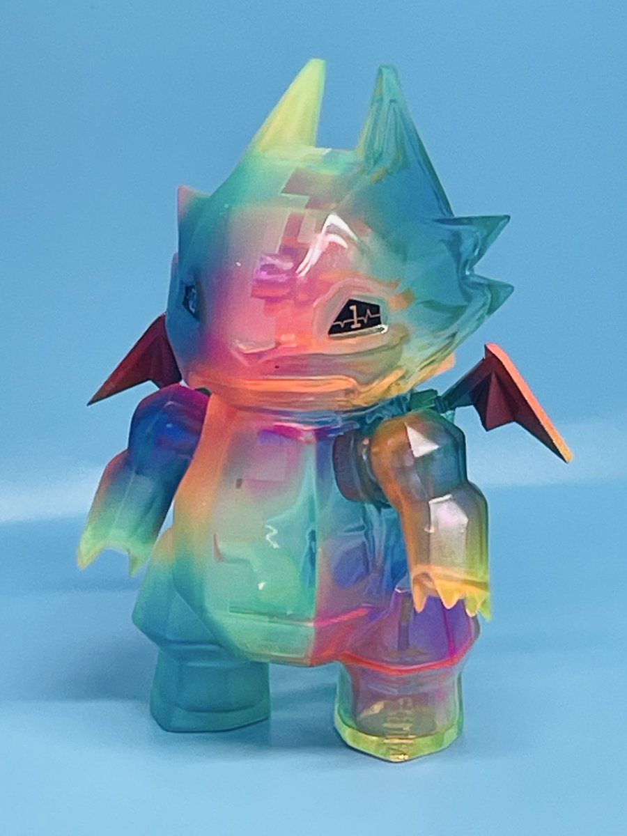 台湾のユートイアで販売するドラポリゴン🐉✨ マット&クリアのドラゴン