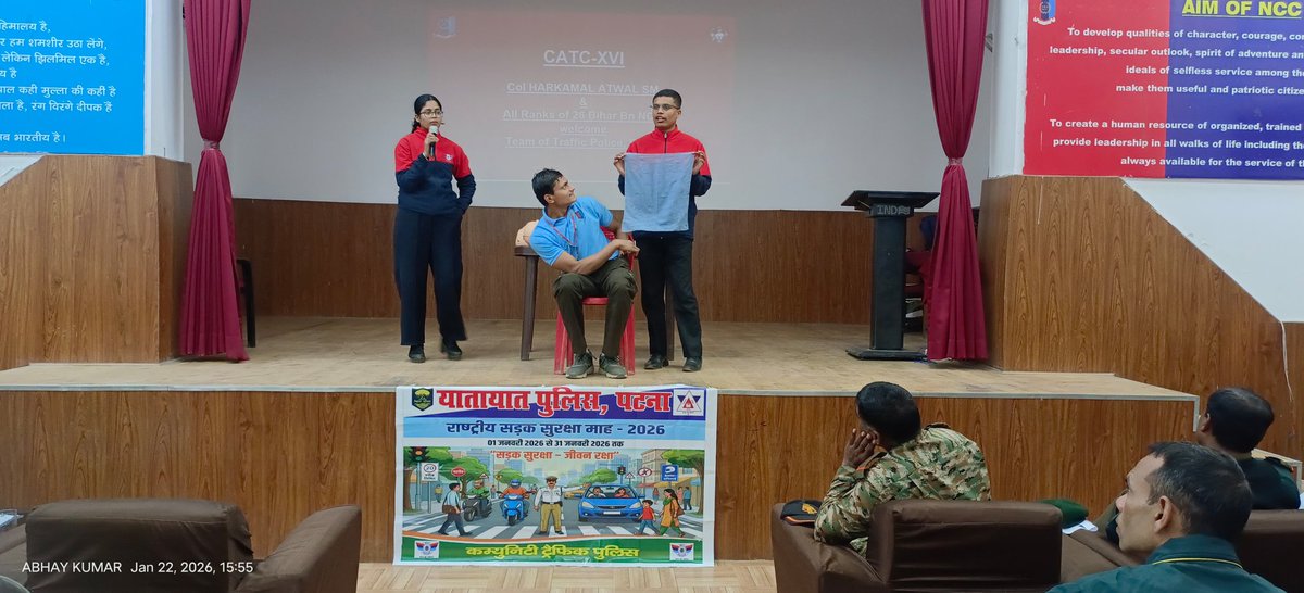🚦 सड़क सुरक्षा जागरूकता कार्यक्रम 🚦
दिनांक 22.01.2026 को 26 बिहार बटालियन, पटना द्वारा एनसीसी भवन में सड़क सुरक्षा जागरूकता कार्यक्रम का आयोजन किया गया।
इस अवसर पर ट्रैफिक डीएसपी–1 श्री नव वैभव सर द्वारा यातायात नियमों एवं सुरक्षित ड्राइविंग पर मार्गदर्शन प्रदान किया गया।