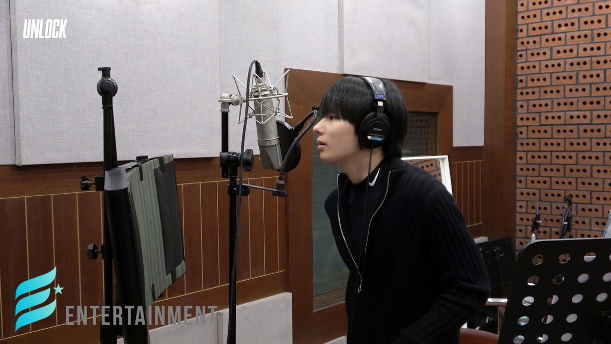 ELASTofficial's tweet image. [🎥]
⠀
[UNLOCK] Ep.124 E'LAST(엘라스트) 원혁 'Jingle Sparkle' 녹음 비하인드
⠀
🔗 youtu.be/E8Dzoopnt1A
⠀
#ELAST #엘라스트 #エラスト