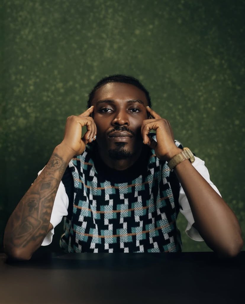 ProducerEssntls's tweet photo. LOL is a credited co-producer alongside Magicsticks on Iskòlòdò by Wizkid &amp; Asake, off Real, Vol. 1 EP. https://t.co/aJVOXC3NdW