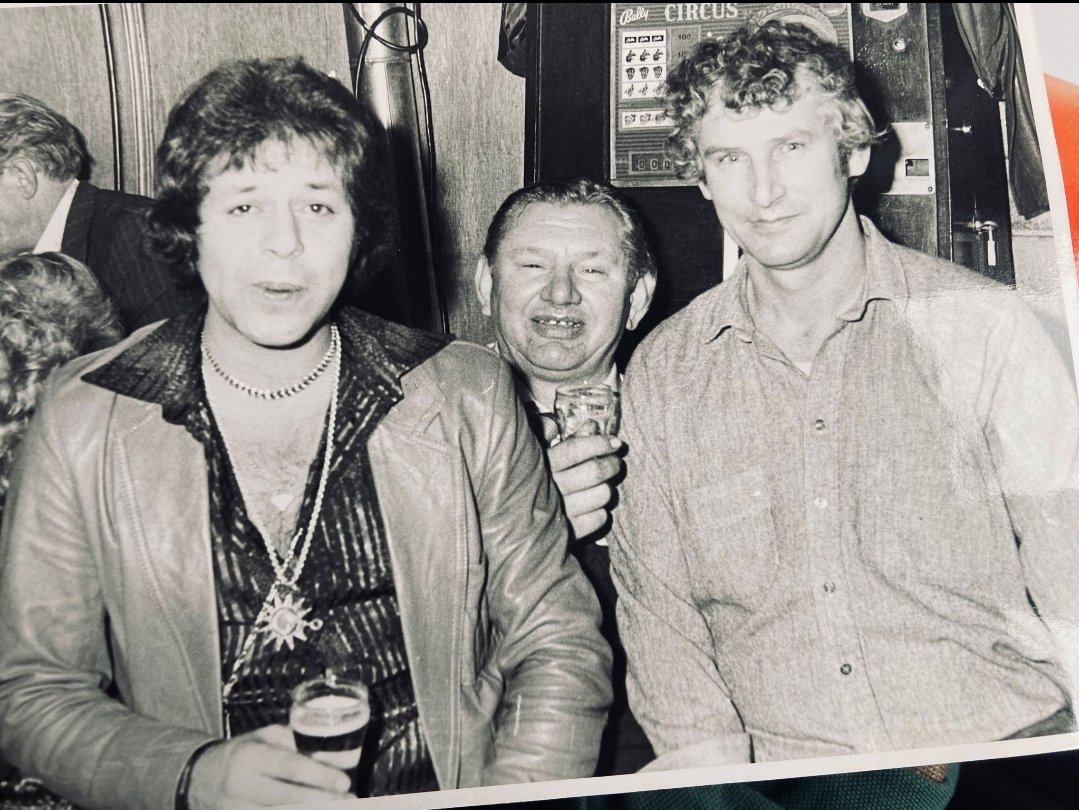 LangeToepie tweet media