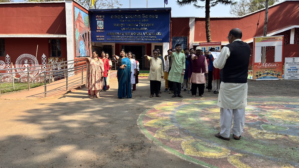 jnvplb's tweet photo. Oath taking ceremony on the eve of Nation Voter’s Day: 2026 at PM sHRI JNV PHULBANI #NVD2026 @NVSHqNoida @nvsrobpl https://t.co/GSSiWNu7A3