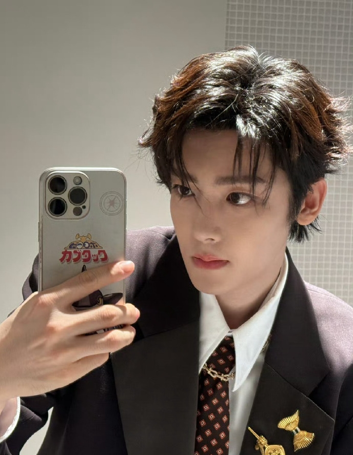 ThiMyNguye50053's tweet photo. 你的出現 在我心中早就已經勝過了所有人 #侯明昊 #HouMinghao #NeoHou https://t.co/0ZICXsbO7J