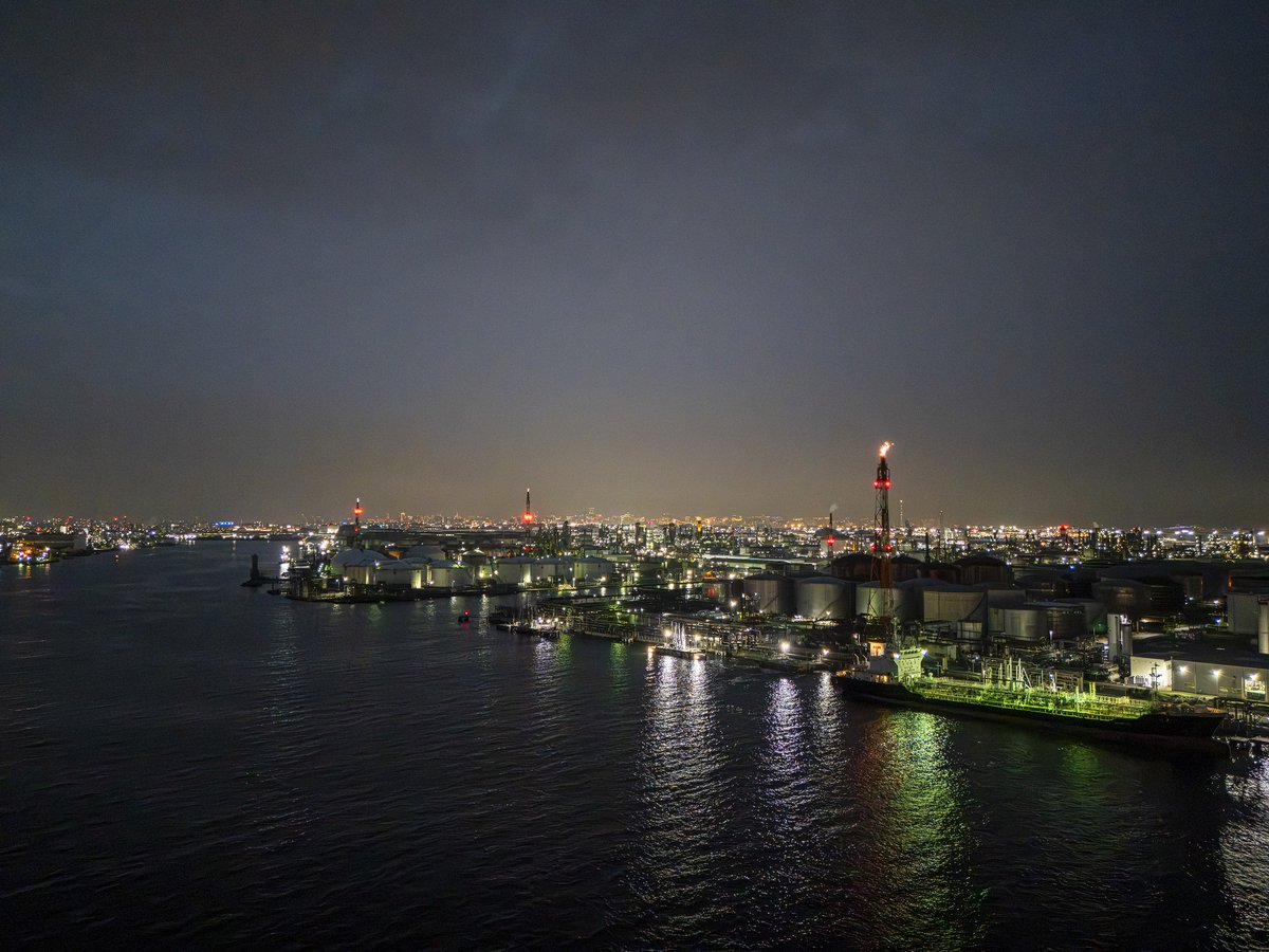 湾岸線からのk6で使うこと多いんだけど、このプラント夜景はほんと綺麗
