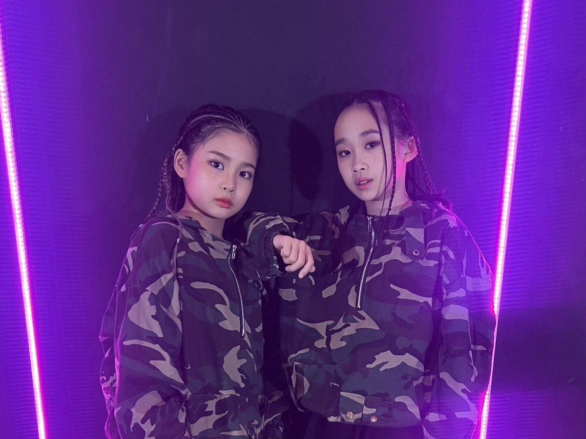 .
 
ウラドラ2025 4th PERIOD
2025.11.30
 
U-12チーム部門
 
優勝…sylph(4人/FREESTYLE/神奈川)★FINALIST
準優勝…Melee Citrine(2人/HIPHOP/神奈川)★FINALIST
 
#ウラドラ
#オンラインダンスコンテスト
#町田おどり場建設