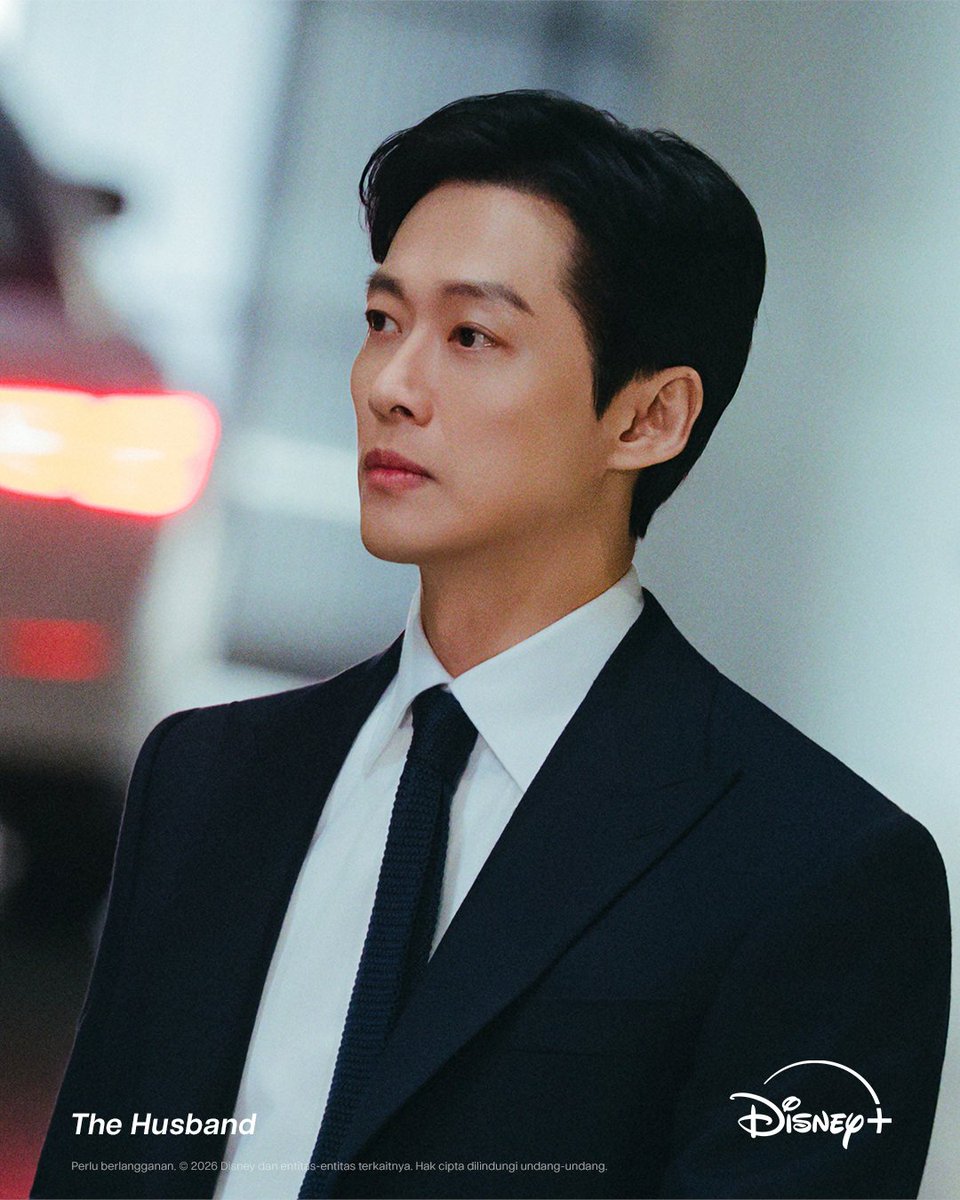 DisneyPlusID's tweet photo. Saat cinta jadi alasan, seberapa jauh seseorang sanggup melangkah? 
Serial #TheHusband akan datang 2026, hanya di #DisneyPlusID.

#NamkoongMin #LeeSul #남궁민 #이설 https://t.co/gC0ChlNBlM