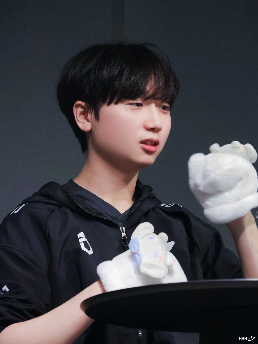 han1pic's tweet photo. 260121 Lck cup DNS vs DRX 

#DuDu #두두 #이동주 https://t.co/Jwqr7doABk