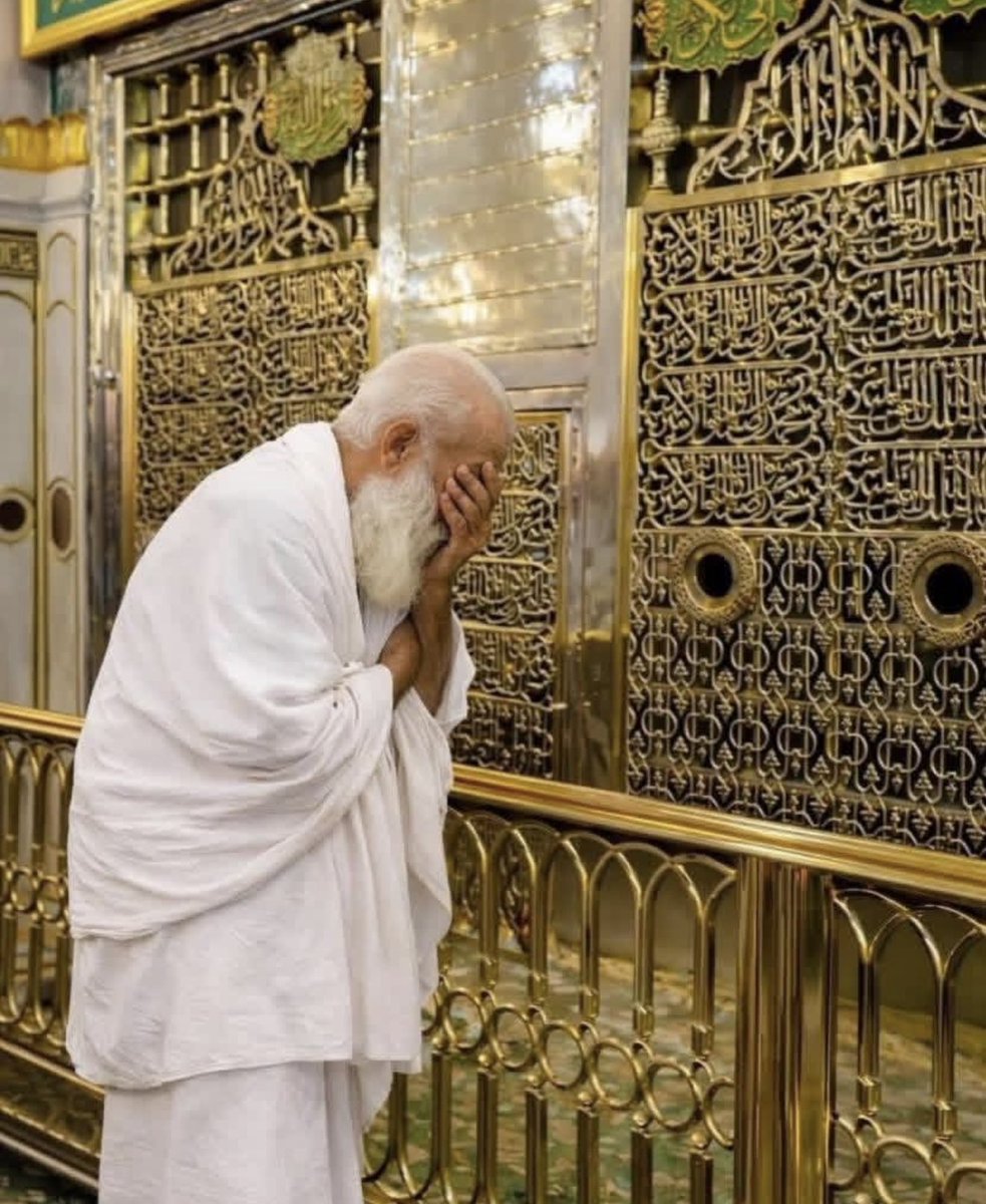 ما نَظَرنا منظراً قَطّ ، كانَ أعجبَ إلينا من وجهِ النّبي ﷺ ..!

• أنسُ بن مالِك - رضي الله عنه -