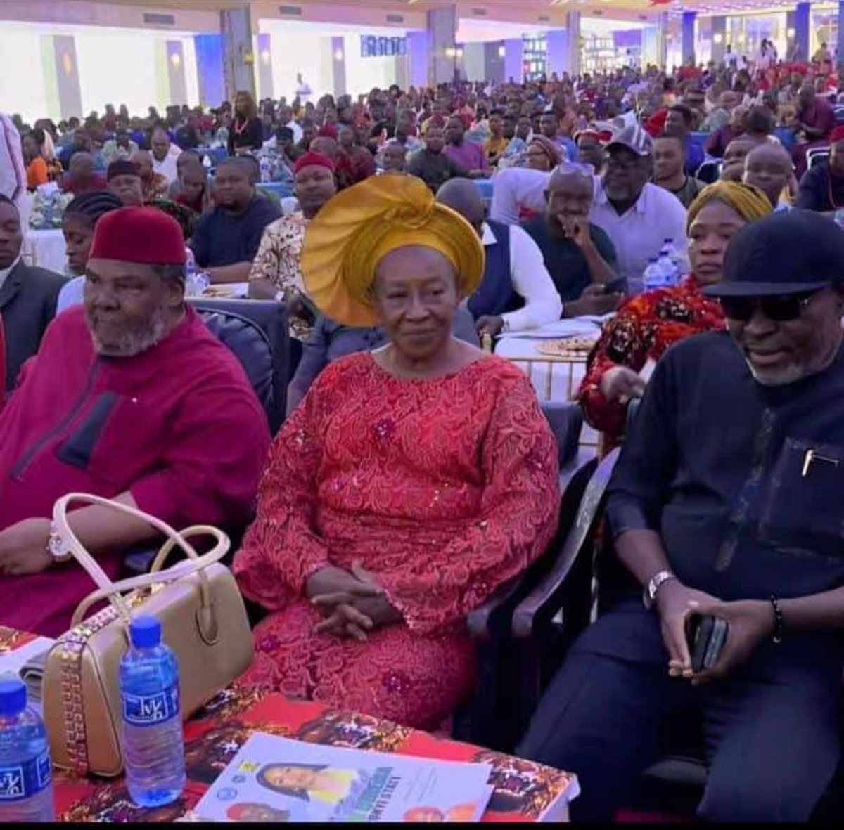 3 things you need to be successful in life.

Wisdom, Patience and Sacrifice.