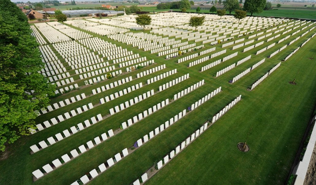 חלקת התינוקות בבית הקברות בעיר בראונאו שנת 1889 אם באמת היו מכונות זמן