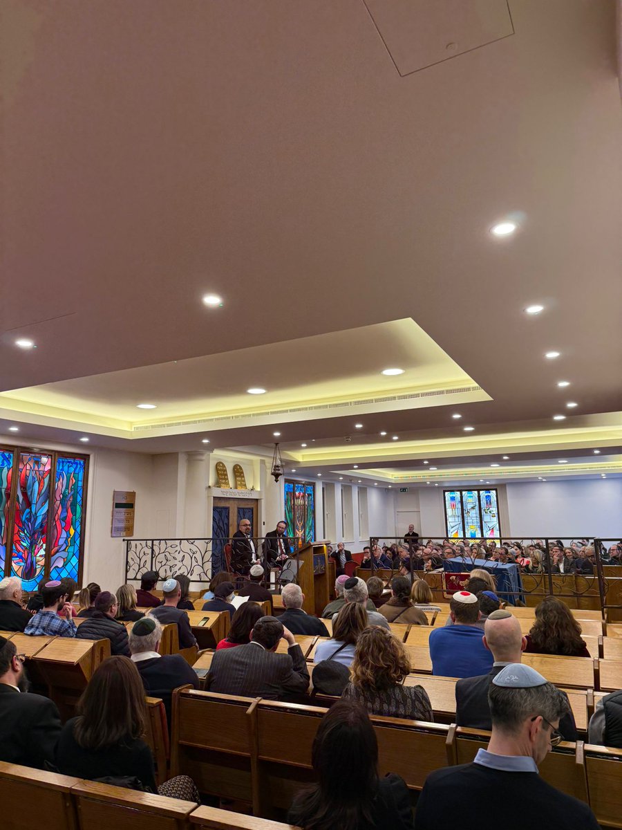 afalkhatib's tweet image. Leaving the United Kingdom with immense gratitude to all who helped make this trip a marvelous success. I met hundreds of community members throughout London, government ministers, members of Parliament, students at Oxford, journalists, businesspeople, philanthropists, and…