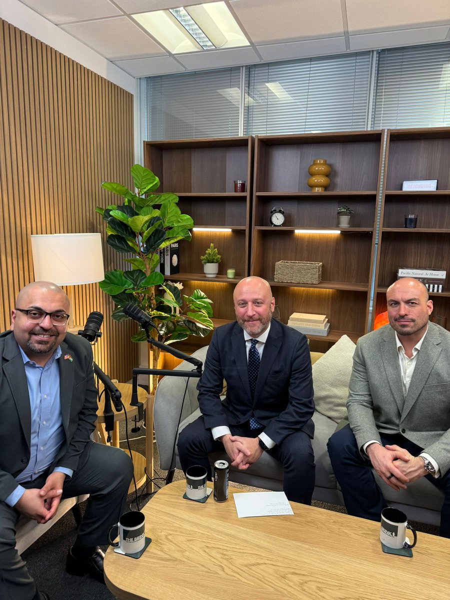 afalkhatib's tweet image. Leaving the United Kingdom with immense gratitude to all who helped make this trip a marvelous success. I met hundreds of community members throughout London, government ministers, members of Parliament, students at Oxford, journalists, businesspeople, philanthropists, and…