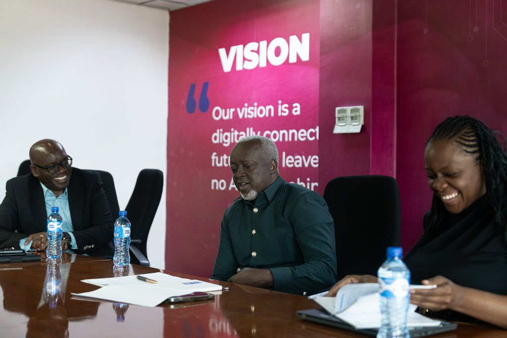 UNDPZambia's tweet image. Partnering with @LiquidInTechZM, we've expanded digital access for youth through the @MukubaUniPod and @timbuktooafrica #MineTechHub.🌐🇿🇲

Today we met to discuss what comes next - what to scale and what to build to power Zambia’s next wave of innovation!🌍

#SDG17 #SDG9