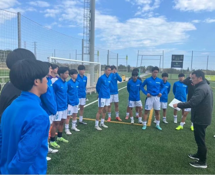 【支援募集中】
 静岡県U-16選抜選手18名とユース審判2名をスペインへ派遣する「バルセロナ遠征プロジェクト」のクラウドファンディングを実施中。募集終了は1月31日、締め切りまで残りわずかです。皆様からの温かいご支援をお願いいたします！

▼詳細・ご支援はこちら

camp-fire.jp/projects/view/…