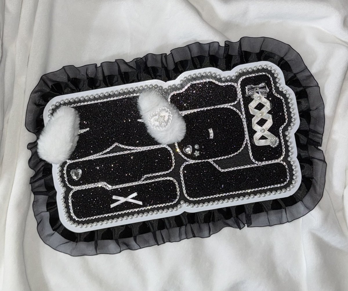 ♥ 26년 맞이 늦은 이벤트 진행 ♥

>> 네임보드 커미션 홍보 및 샘플사진 업로드를 위해 진행하는 이벤트입니다 <<

#rt 추첨 n분께 네임보드 만들어드립니다!!

당발 : 2월 예정

* 배송비 부담 &amp; 후기 작성 필수
* 거래계 X 
* 모든 팬덤 및 장르 가능