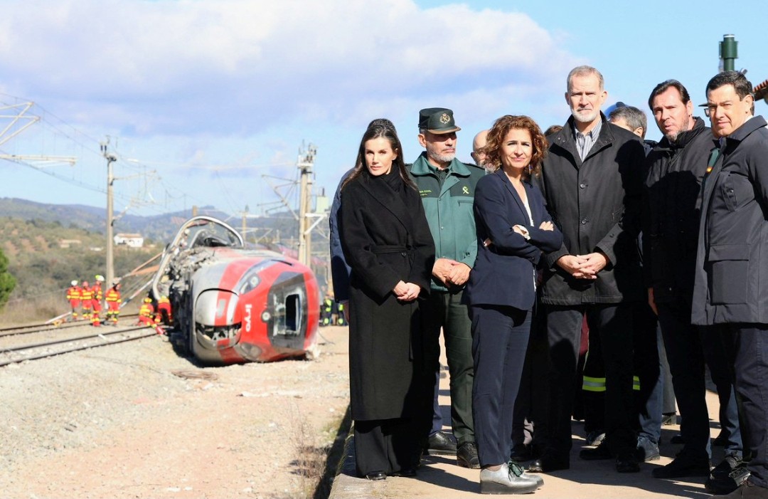 lapaseata's tweet image. #Conversacionesenelandamio  

Viernes de funeral laico. Por @Sr_Gomez_   Francisco Gómez Valencia para #LaPaseata  

lapaseata.net/2026/01/23/vie…

«Todo es tan asqueroso que solo de pensarlo a nosotros (y esperamos que a toda la gente de bien que nos dedica su atención) les arda la…