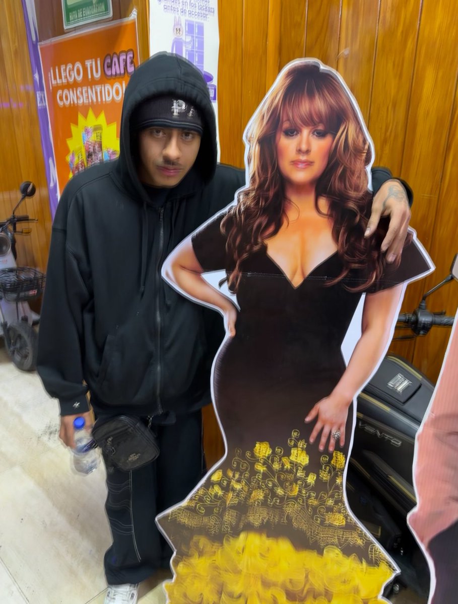 serenomoreno69's tweet photo. doony graff aka jenni rivera https://t.co/hb4eV9Pypx