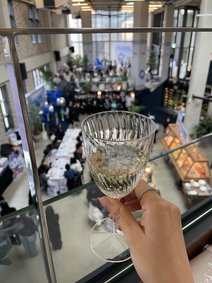 haesa119's tweet photo. 미블 파티 참석완.
다음에 또 참석 희망!🧔‍♀️🫶 https://t.co/NHMyshedhO