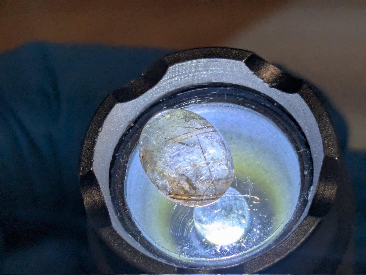 1213Mn's tweet photo. ルチルクォーツ Rutilelated quartz
ルチル(金紅石)を含む水晶.針水晶
ルチルはチタンの酸化鉱物 https://t.co/zeBvMJOjo5