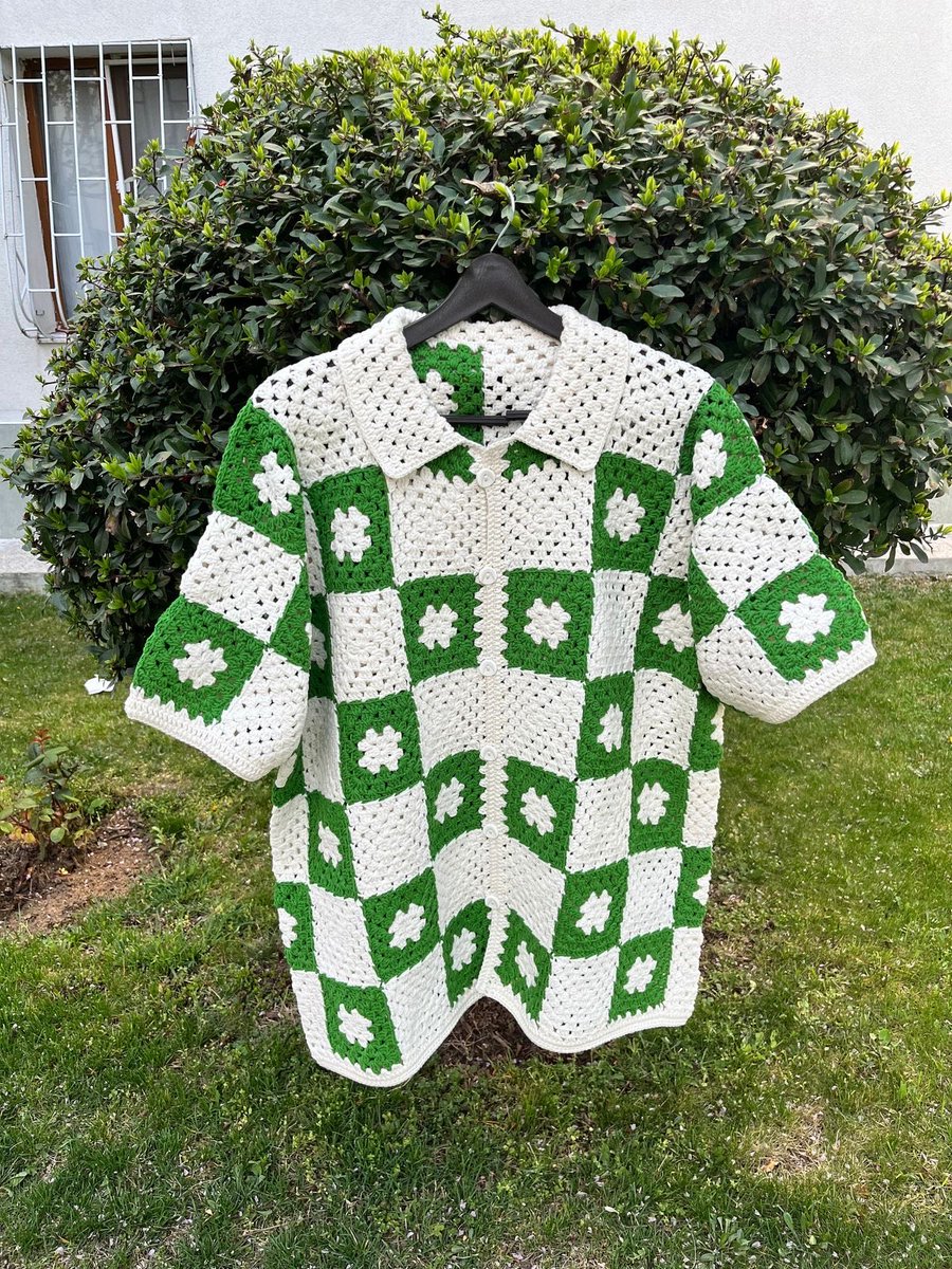 TemalC_S's tweet photo. The weather is getting cooler,show up in this thick,comfy and unique shirt and sweatshirt 
Your are covered and stylish 
Very Affordable https://t.co/zNlKSTUYGD
