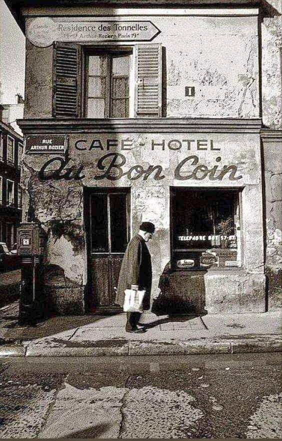 ParisAMDParis's tweet image. 📸 Henri Cartier-Bresson. 
Au Bon Coin, rue Arthur-Rozier 
Sans date, Paris 19e