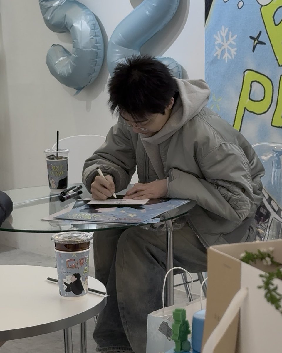 ♡̴ MERRY GIRIBOY DAY .ᐟ.ᐟ

생일카페가 진행중인 메리에 기리보이님이 방문하셨습니다 ~.ᐟ 생일을 진심으로 축하드립니다 🎂🎉

#기리보이 #giriboy #happygiriday
#생일카페 #생카 #카페대관 #생카대관 #이벤트카페 #홍대생카 #카페메리