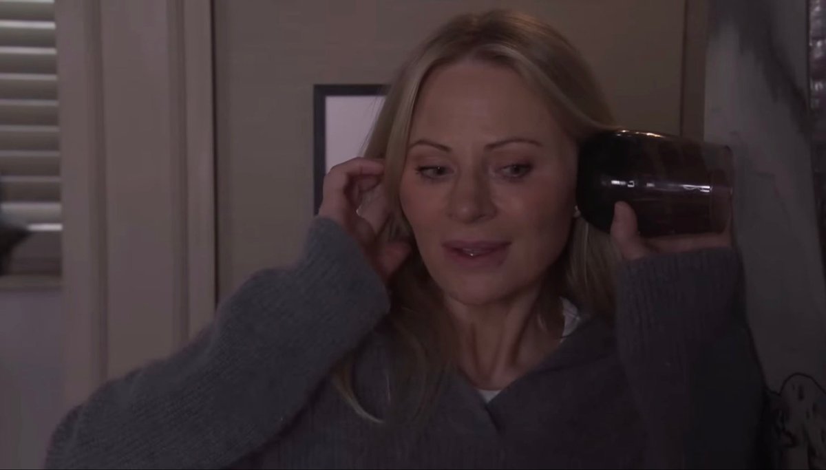 Louise101050's tweet image. That’s our DS Swain right there. #corrie #swala #lisaswain #dsswain